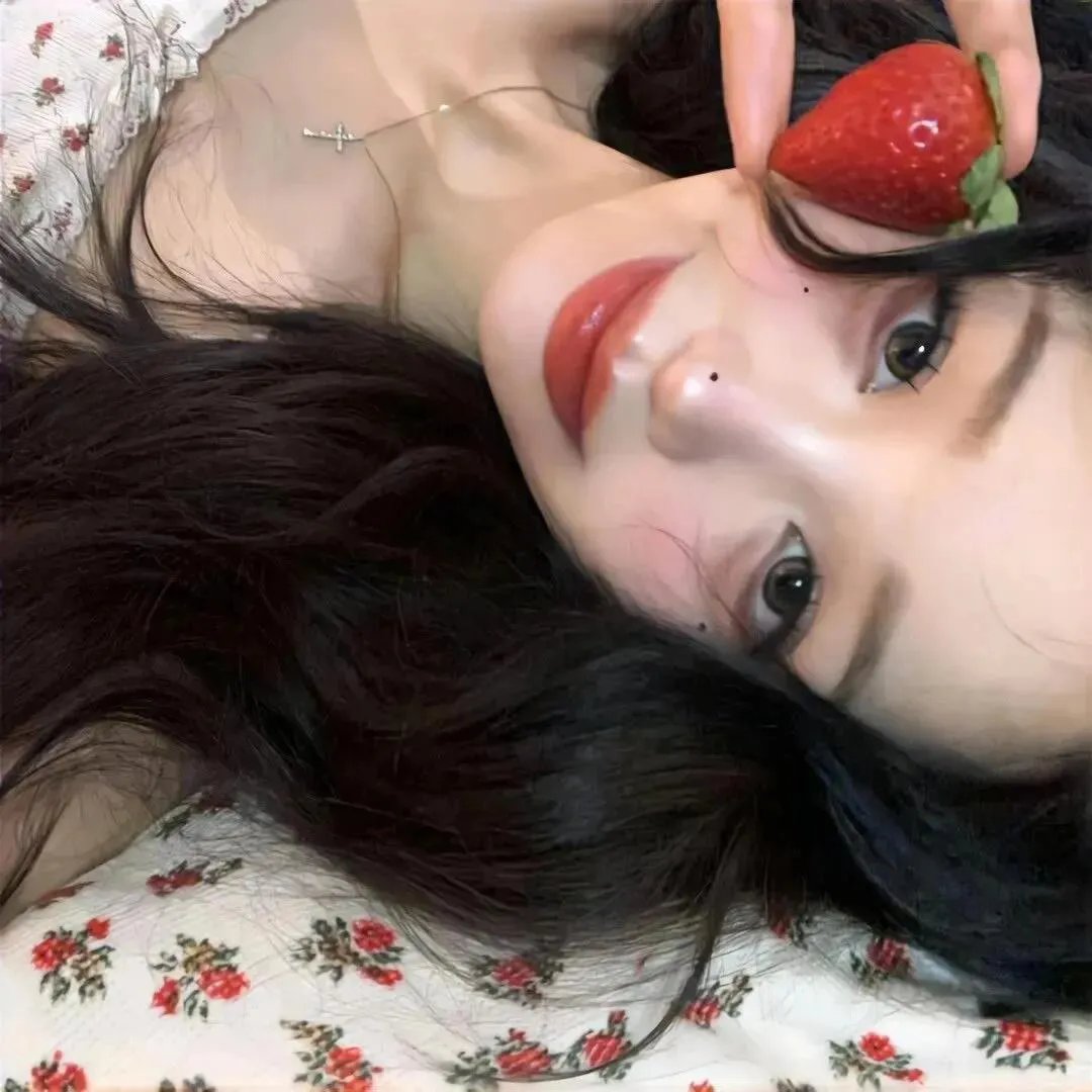 背背篓的网球少年